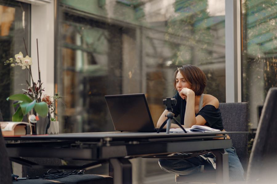 CRM com IA: como o monday CRM transforma a rotina comercial